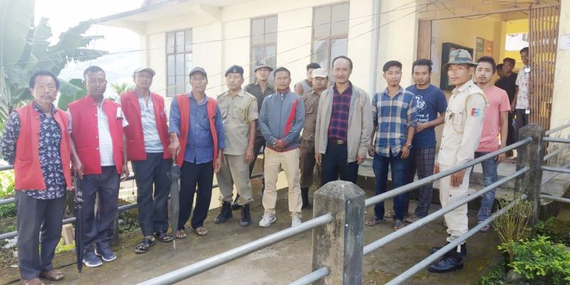 A team comprising of Administration, Police, Aboi Town Students Union and Food Safety Officer inspected food establishments in Aboi Town. The drive was mainly to create awareness, stated a press release issued by Food Safety Cell, Mon. FBOs were highlighted in regard to misbranded food products, highlighting not to sell edible oil in loose form, Myanmar food products. Educating and informing the FBOs to maintain hygienic conditions in respect of personal as well as premises. (Photo Courtesy: Food Safety Cell, Mon)