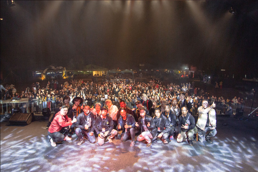 Members of LiveNow Events, the event management team for the Hornbill Music Festival 2019 on stage with K-pop stars 'Must B' 'Live Yubin' and management team of Kiwa Enterprises on day 4 of Hallyu Night at Agri Expo. (Photo Courtesy: LiveNow Events)