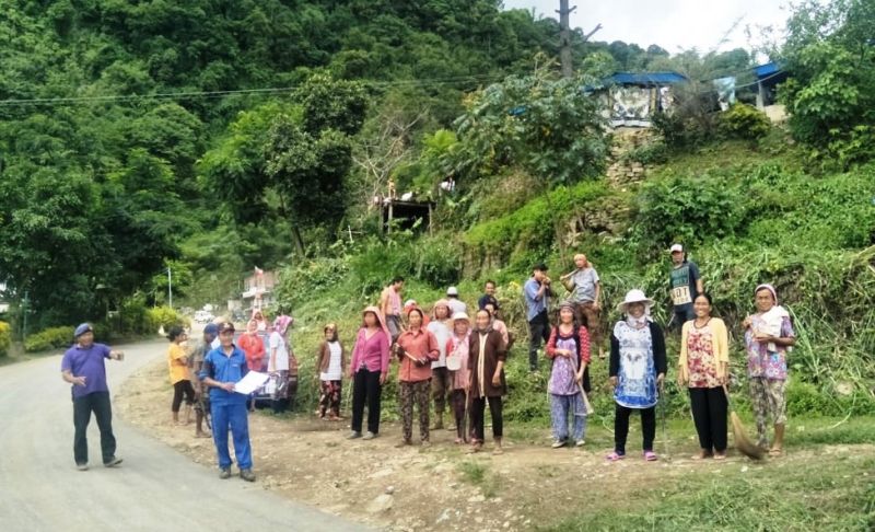 In view of the forth coming celebration of Independence Day 2019, to be held at Tseminyu on August 15, a mass social work was conducted at Tseminyu town on August 9. The social work, supervised by Administration of Tseminyu led by Tsutsowe, SDO (C), was successfully conducted from 8:00 am till 1:00 pm. Both government employees and public from all nine wards in Tseminyu town participated in the social work, where on the spot attendance were conducted for both public households of Tseminyu town and all the department staff. (DIPR Photo)