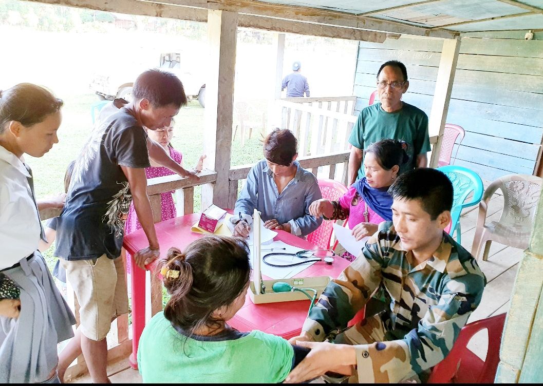 Ahthibung Region Club (ARC) in collaboration with Jalukie Battalion of Assam Rifles, PHC Ahthibung, National Vector Borne Diseases Control Program, District AIDS Prevention Control Unit and CCA (Cultural Club Ahthibung) conduct a health drive for the children of Khelma kabai Area on Children Day. Nearly 387 people availed the medical service. Free medical tests and blood tests were also conducted. Cultural Club Ahthibung also organized an awareness lecture on mental health issues amongst children. The gathering was also informed about various government schemes. (Photo Courtesy: ARC)